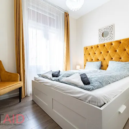 Dh30 - - Hostaid Budapest