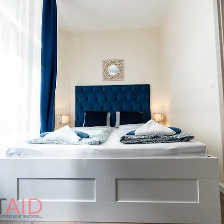 Dh30 - - Hostaid * Budapest